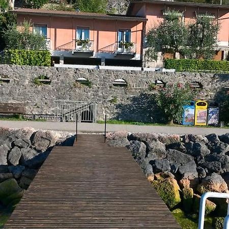 Villa Sul Lago Con Pontile Privato A Brenzone Sul Garda - Unique And Exclusive Exterior photo