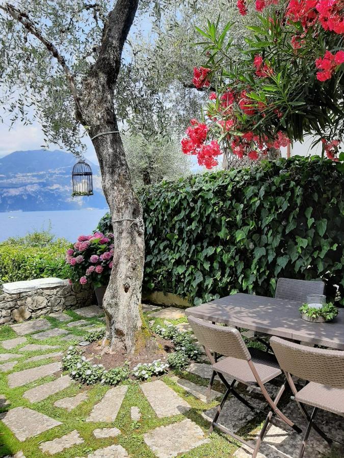Villa Sul Lago Con Pontile Privato A Brenzone Sul Garda - Unique And Exclusive Exterior photo
