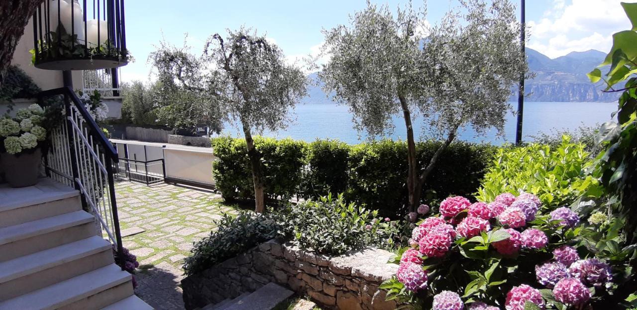 Villa Sul Lago Con Pontile Privato A Brenzone Sul Garda - Unique And Exclusive Exterior photo