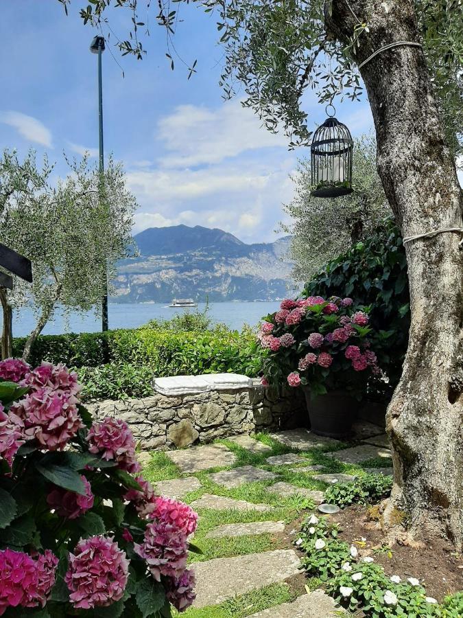 Villa Sul Lago Con Pontile Privato A Brenzone Sul Garda - Unique And Exclusive Exterior photo