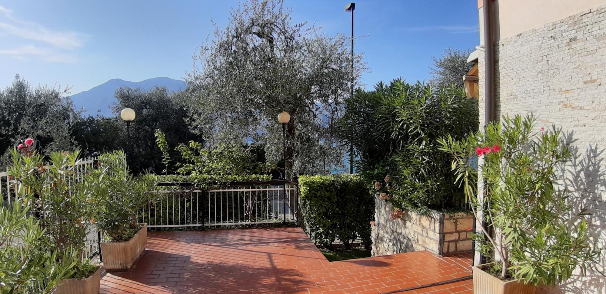 Villa Sul Lago Con Pontile Privato A Brenzone Sul Garda - Unique And Exclusive Exterior photo