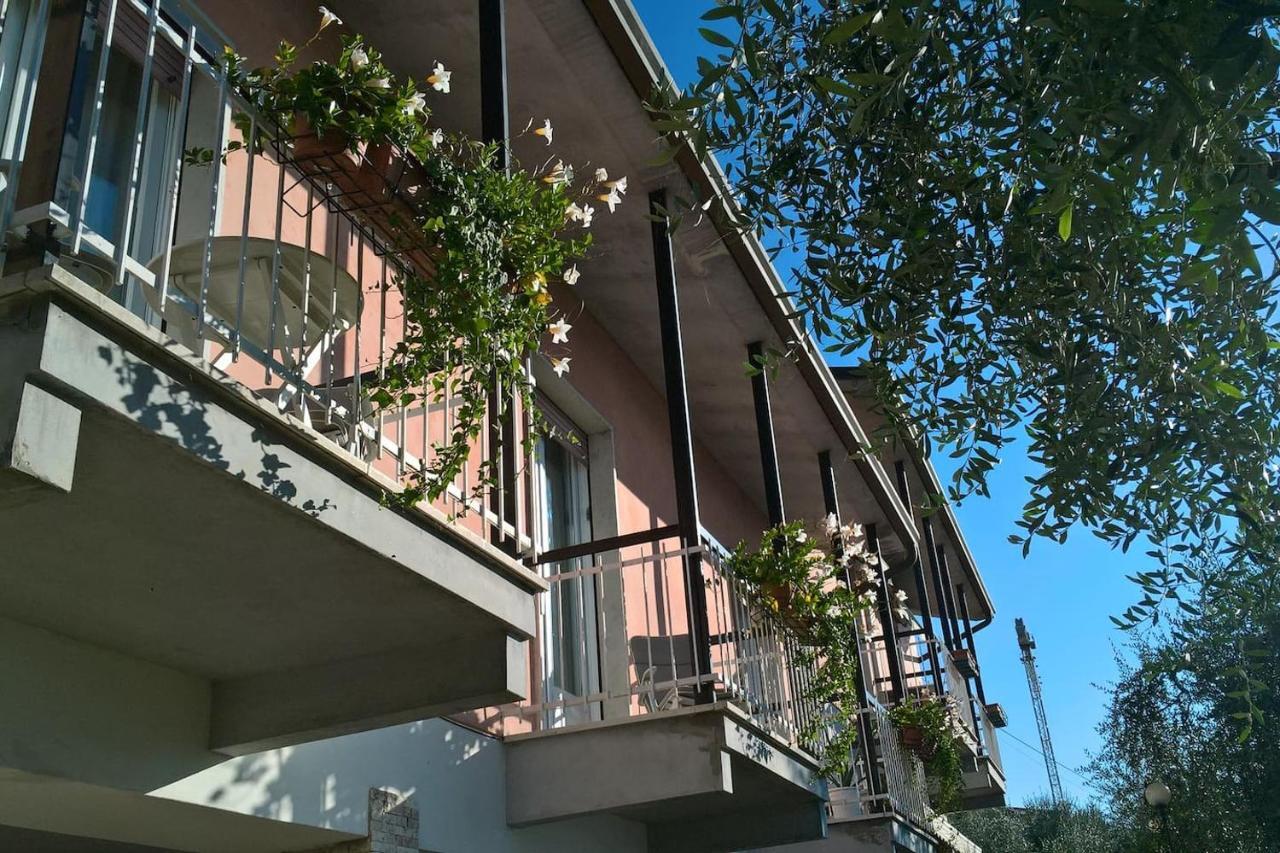 Villa Sul Lago Con Pontile Privato A Brenzone Sul Garda - Unique And Exclusive Exterior photo