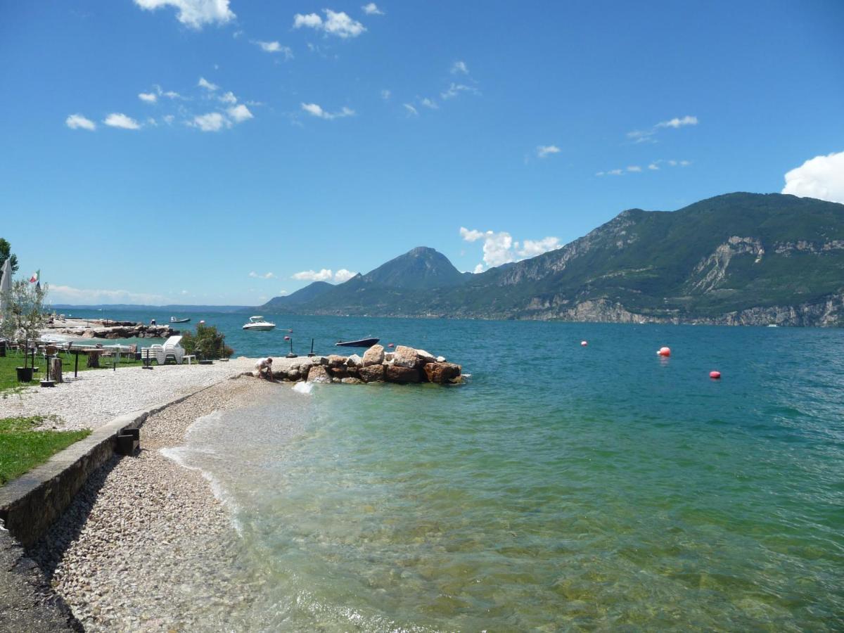 Villa Sul Lago Con Pontile Privato A Brenzone Sul Garda - Unique And Exclusive Exterior photo