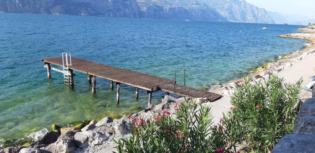 Villa Sul Lago Con Pontile Privato A Brenzone Sul Garda - Unique And Exclusive Exterior photo
