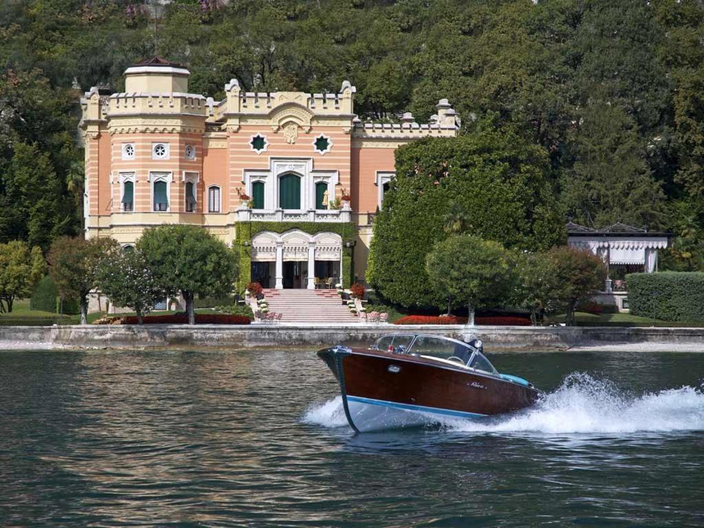 Villa Sul Lago Con Pontile Privato A Brenzone Sul Garda - Unique And Exclusive Exterior photo